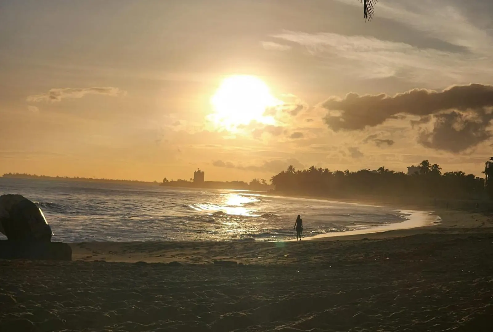 Majestic 2-Bedroom Beachside Suite San Juan
